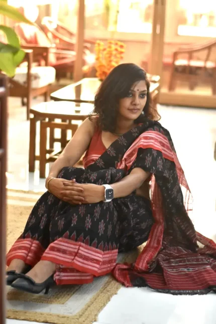Black_Sambalpuri_Ikkat_Saree_SAIKBK001_gallery_1