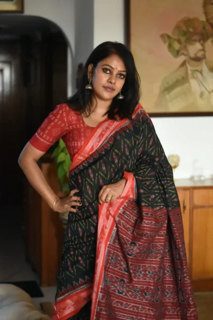 Bottle_Green_Sambalpuri_Ikkat_Saree_SAIKGR001_gallery_1
