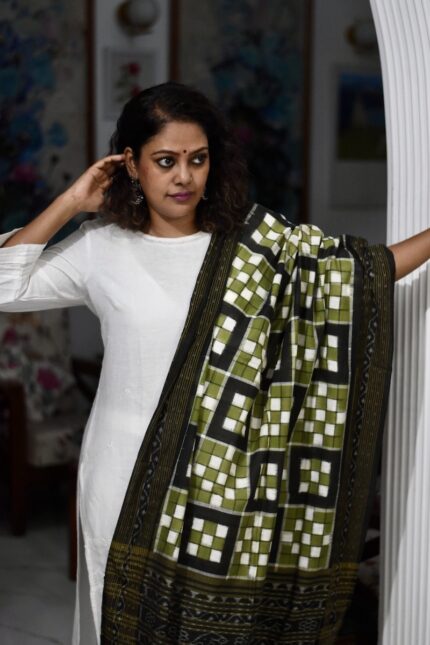 handwoven_double_ikkat_cotton_dupatta_DUIKGR001_gallery_2