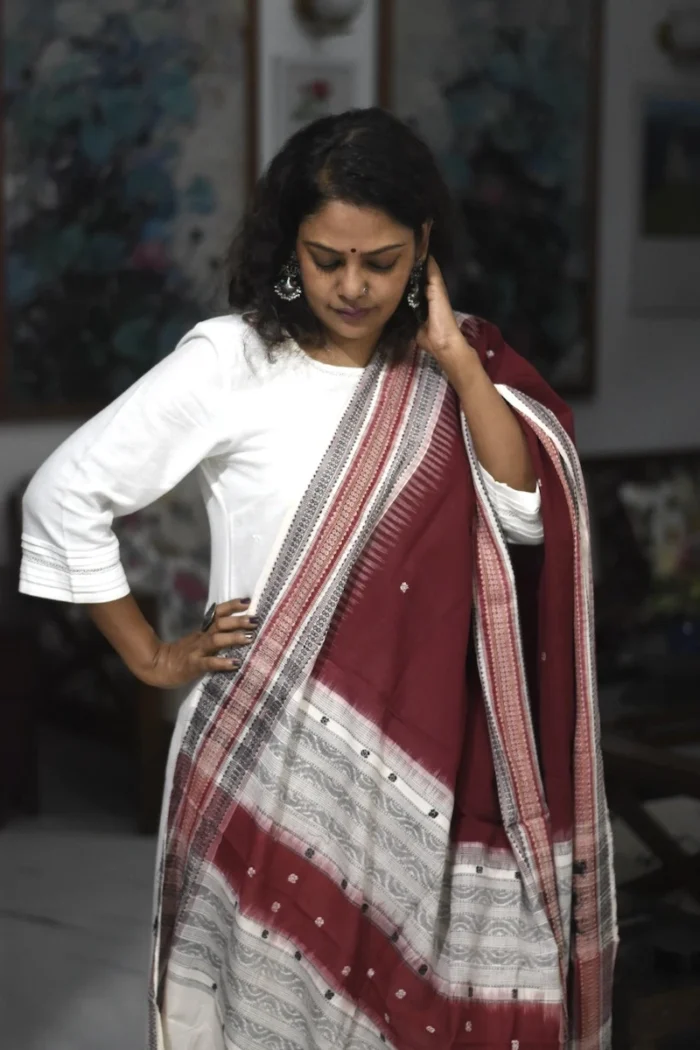 handwoven_kotpad_cotton_dupatta_DUIKMROO1_gallery_3